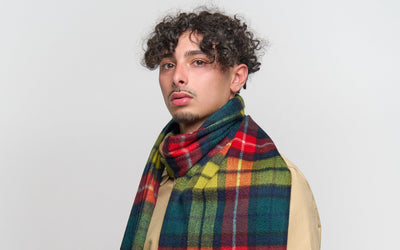 Timeless Elegance in Scott Cashmere Iconic Cashmere Scarves for a Classic Christmas Surprise