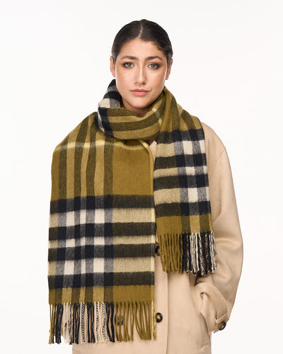 Wrap up in style this holiday season with a premium Scottish wool scarf – the ultimate Christmas gift for warmth and elegance.
