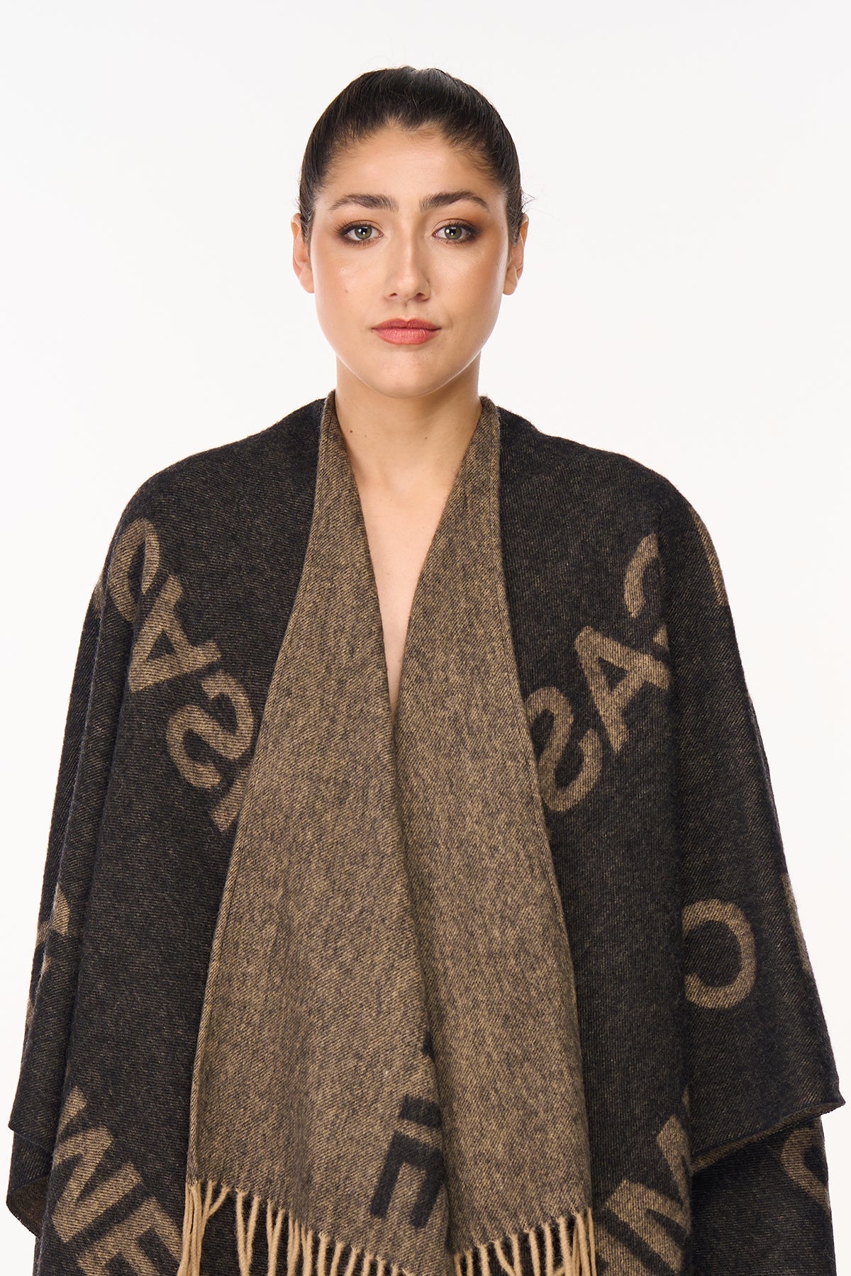 에든버러 차콜 케이프 100% 퓨어 램스울