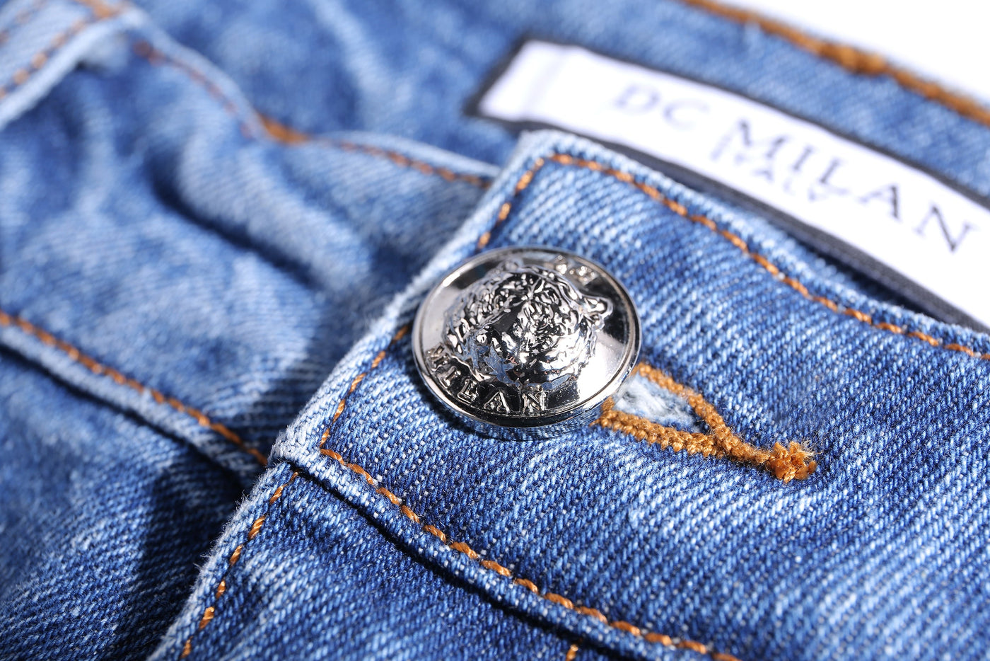 1개의 로고가 있는 라이트 블루 슬림핏 진