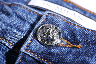 2개의 로고가 있는 라이트 블루 슬림핏 진